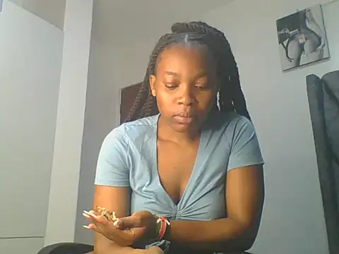 Snapshot of _Becky002 chatting on 05-12-26, 02:14 Becky002 online show from 05-12-26, 02:14