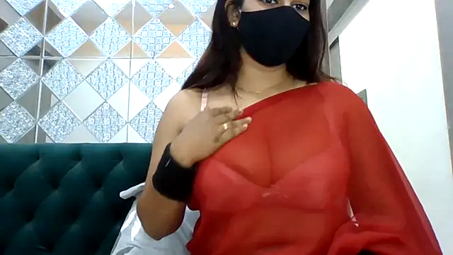 Snapshot of sparkling_queen chatting on 10-16-25, 04:46 sparkling queen online show from 10-16-25, 04:46