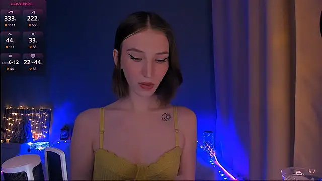 Snapshot of ellaamber chatting on 01-18-25, 12:46 ellaamber online show from 01-18-25, 12:46