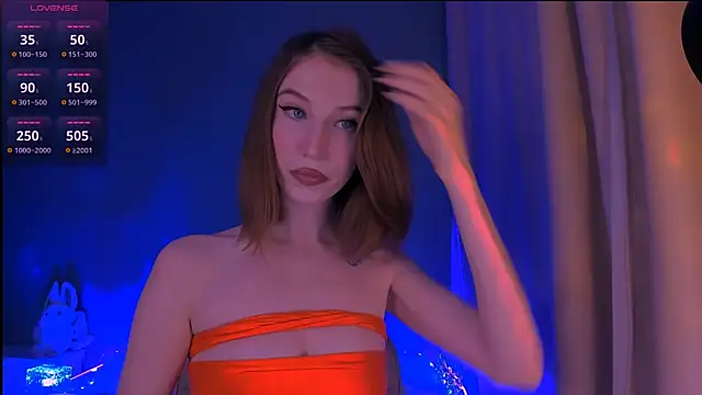 Snapshot of ellaamber chatting on 10-19-25, 02:56 ellaamber online show from 10-19-25, 02:56