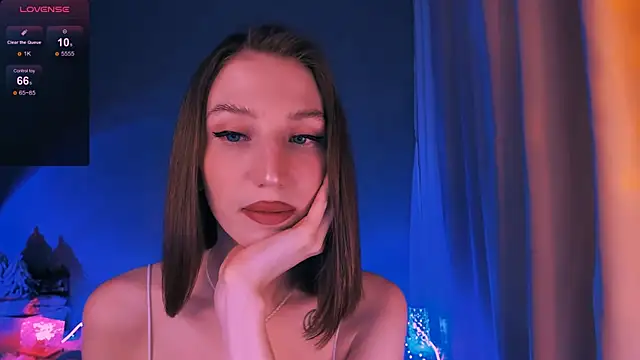 Snapshot of ellaamber chatting on 12-21-25, 02:19 ellaamber online show from 12-21-25, 02:19