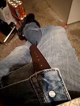 Snapshot of A_man_in_public chatting on 10-10-25, 07:46 A man in public online show from 10-10-25, 07:46