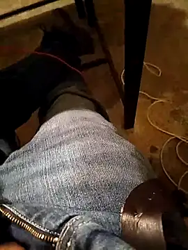 Snapshot of A_man_in_public chatting on 02-24-26, 07:45 A man in public online show from 02-24-26, 07:45