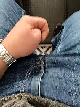 Snapshot of A_man_in_public chatting on 03-01-26, 12:18 A man in public online show from 03-01-26, 12:18