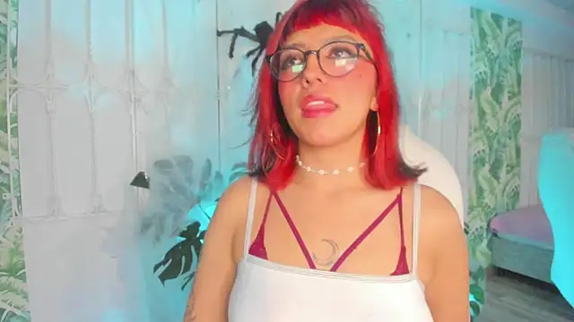 Snapshot of cute_hollywood chatting on 10-12-25, 08:52 cute hollywood online show from 10-12-25, 08:52