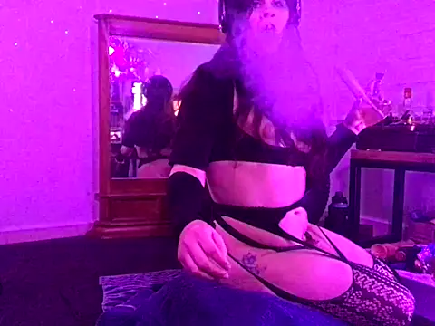 Snapshot of kinkstar5 chatting on 11-02-25, 09:22 kinkstar5 online show from 11-02-25, 09:22