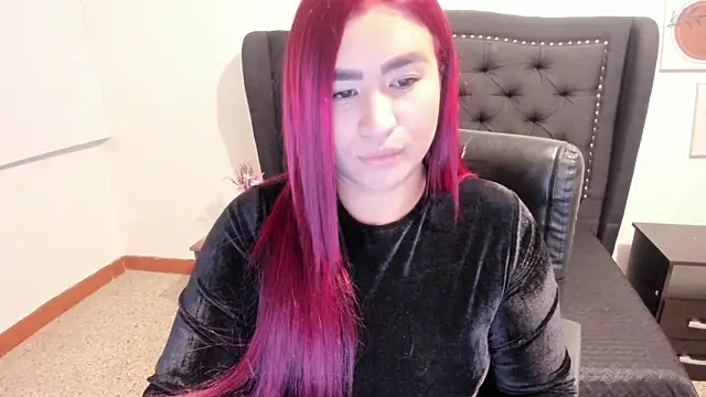 Snapshot of EmaGw chatting on 01-23-25, 01:30 EmaGw online show from 01-23-25, 01:30