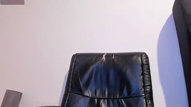 Snapshot of EmaGw chatting on 10-16-25, 01:06 EmaGw online show from 10-16-25, 01:06