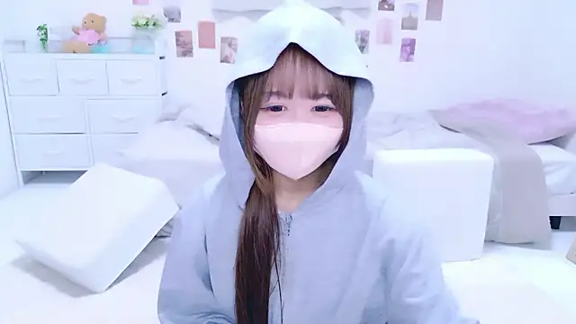 Snapshot of chihiro_ri chatting on 10-07-25, 10:23 chihiro ri online show from 10-07-25, 10:23