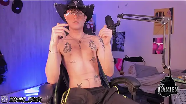 cinnamon boyxxx online show from 11-13-25, 03:49