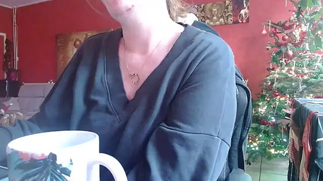 Snapshot of cruellaculdenfer67 chatting on 12-04-25, 02:15 cruellaculdenfer67 online show from 12-04-25, 02:15