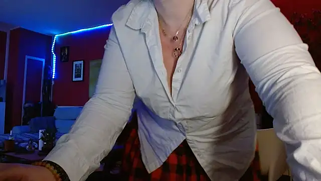 cruellaculdenfer67 online show from 04-07-26, 11:48