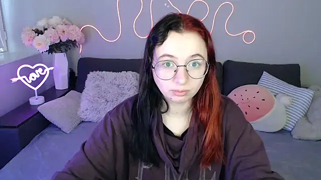 Mini Diva online show from 11-07-25, 09:09