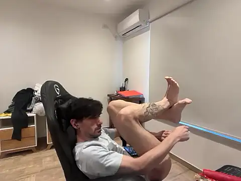 nicolaaaaas online show from 10-20-25, 06:19