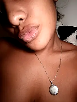 Snapshot of VictoireFeller chatting on 10-01-25, 05:46 VictoireFeller online show from 10-01-25, 05:46