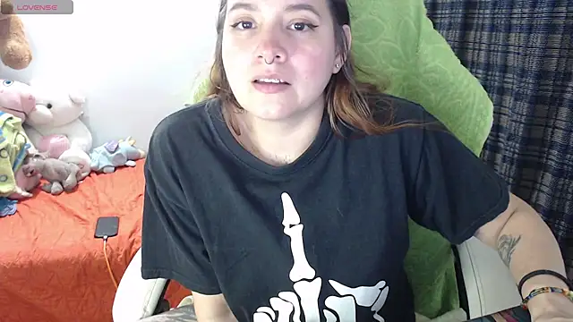 Betty Hoe online show from 02-21-25, 12:38