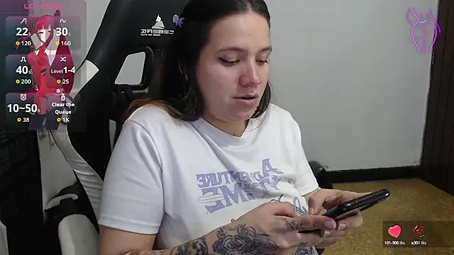 Betty Hoe online show from 09-11-25, 02:44