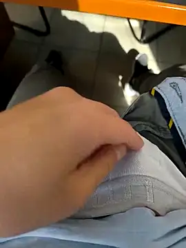 Snapshot of onbifeet chatting on 11-16-25, 09:48 onbifeet online show from 11-16-25, 09:48