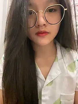 Krixxi22 online show from 12-11-24, 01:39