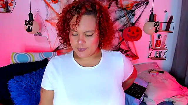 monicabbw  online show from 10-17-25, 04:37