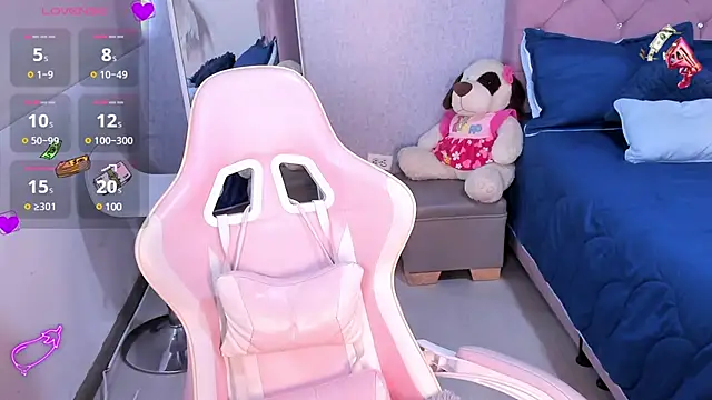 Snapshot of Kenia_tompson01 chatting on 02-17-25, 09:30 Kenia tompson01 online show from 02-17-25, 09:30