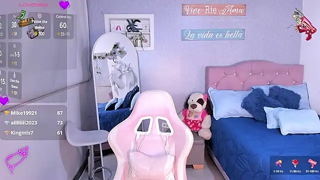 Snapshot of Kenia_tompson01 chatting on 02-21-25, 12:49 Kenia tompson01 online show from 02-21-25, 12:49