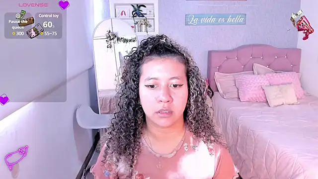 Snapshot of Kenia_tompson01 chatting on 02-28-25, 06:20 Kenia tompson01 online show from 02-28-25, 06:20