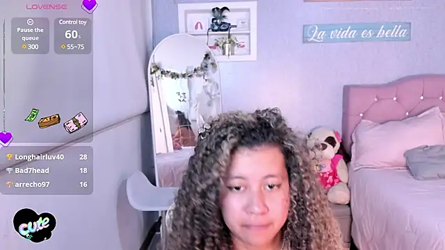 Snapshot of Kenia_tompson01 chatting on 03-19-25, 12:04 Kenia tompson01 online show from 03-19-25, 12:04