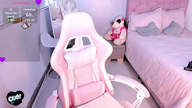 Snapshot of Kenia_tompson01 chatting on 03-21-25, 06:40 Kenia tompson01 online show from 03-21-25, 06:40