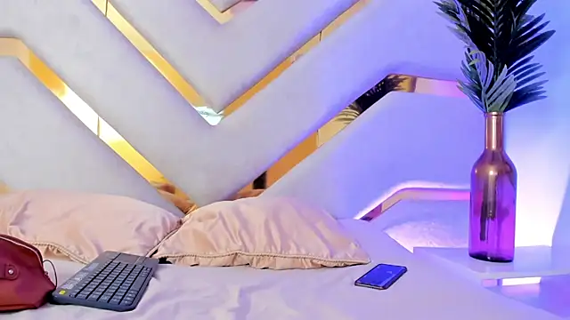 AilynMiller online show from 12-04-24, 06:17