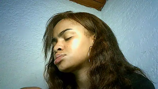 Snapshot of Bellabeltrann chatting on 01-05-25, 01:36 Bellabeltrann online show from 01-05-25, 01:36