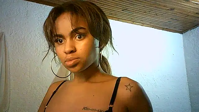 Snapshot of Bellabeltrann chatting on 02-04-25, 08:56 Bellabeltrann online show from 02-04-25, 08:56