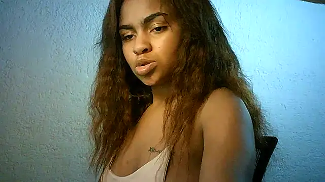 Snapshot of Bellabeltrann chatting on 02-05-25, 10:08 Bellabeltrann online show from 02-05-25, 10:08