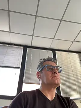 Snapshot of Britmi chatting on 02-27-26, 03:56 Britmi online show from 02-27-26, 03:56