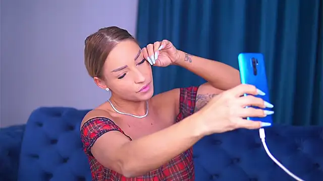 LovingBlondie online show from 02-05-25, 04:48