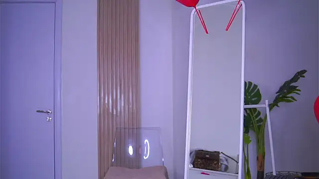 LovingBlondie online show from 02-14-25, 05:09