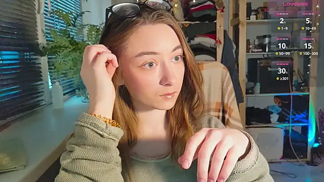 monlight  dana online show from 03-05-25, 02:45