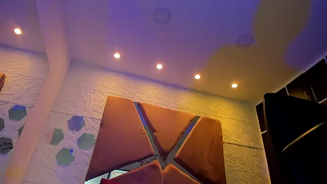 Charlotte Ice1 online show from 01-31-25, 06:57