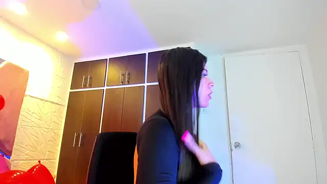 Charlotte Ice1 online show from 02-18-25, 01:22