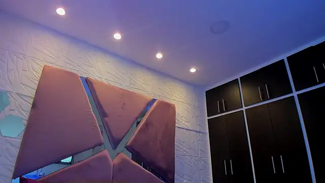 Charlotte Ice1 online show from 02-25-25, 07:36