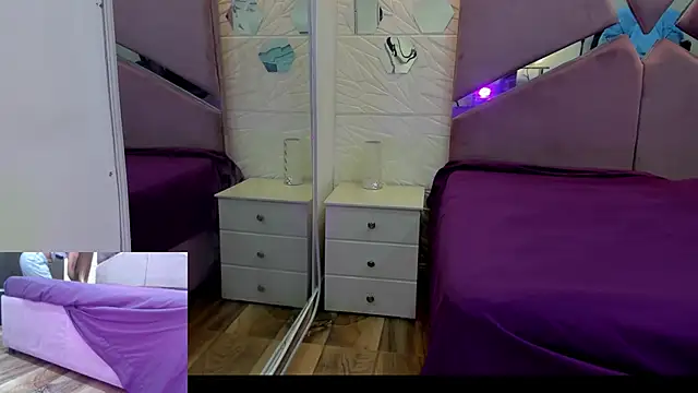 Charlotte Ice1 online show from 09-29-25, 03:50