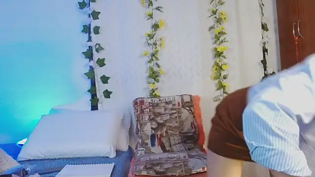 Snapshot of cattaleya1476 chatting on 02-11-25, 02:57 cattaleya1476 online show from 02-11-25, 02:57