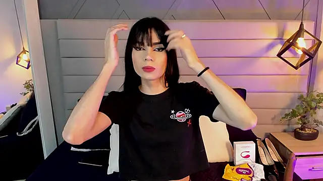 Snapshot of LadyLuminary chatting on 11-06-25, 07:48 LadyLuminary online show from 11-06-25, 07:48