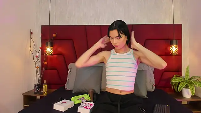 Snapshot of LadyLuminary chatting on 12-04-25, 08:17 LadyLuminary online show from 12-04-25, 08:17