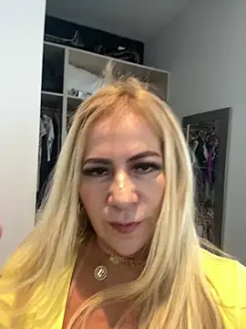 LARIANA RIVERA23 online show from 05-22-26, 03:57