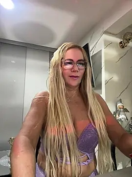 LARIANA RIVERA23 online show from 07-22-26, 04:04