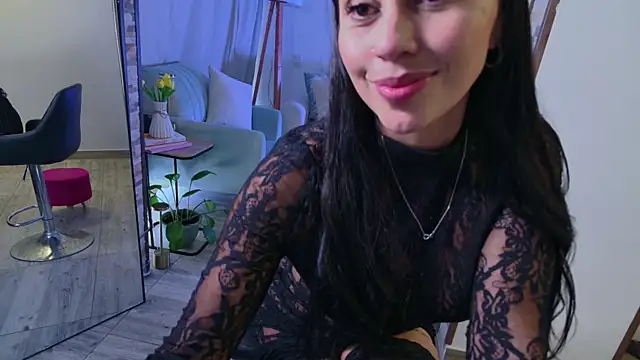 Miarouss3 online show from 01-21-25, 03:32