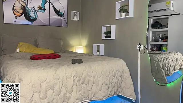 wendy alejo1712 online show from 04-13-26, 11:10