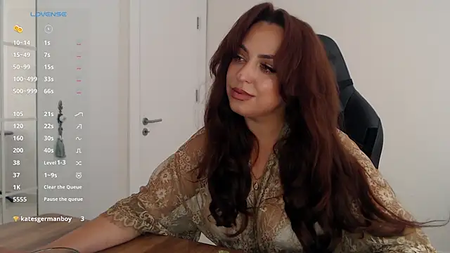 Snapshot of _Just_a_queen_3 chatting on 05-14-26, 09:05 Just a queen 3 online show from 05-14-26, 09:05