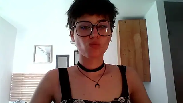 Snapshot of sarah_perfect chatting on 03-01-26, 03:25 sarah perfect online show from 03-01-26, 03:25